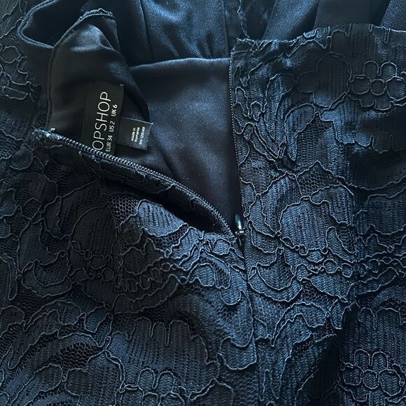 TopShop Plunge Neckline Lace Bodycon Dress - Picture 4 of 5